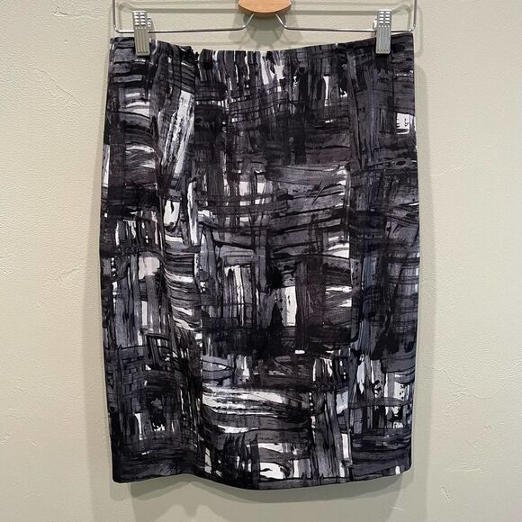 NWT Vince Black Graphic Silk Pencil Skirt - Size: 4 - Picture 2 of 9